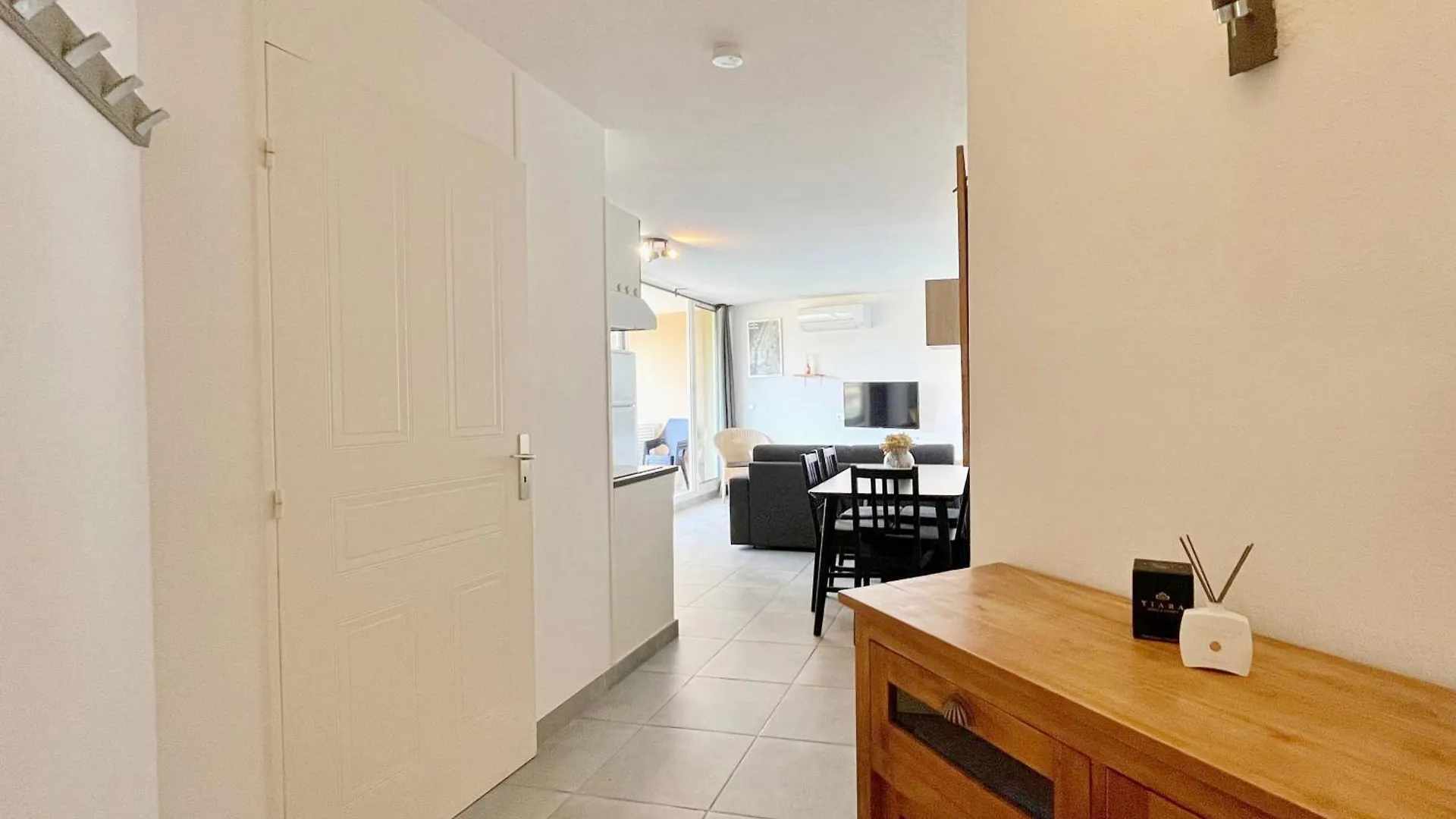 Appartement 6 Personnes Vue Mer Baie De Cannes - Antibes Theoule-sur-Mer 0*,  France